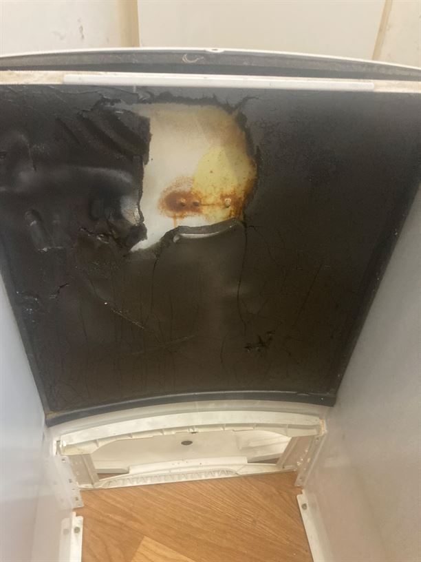Heat damage to internal boiler insulation around the electrode area