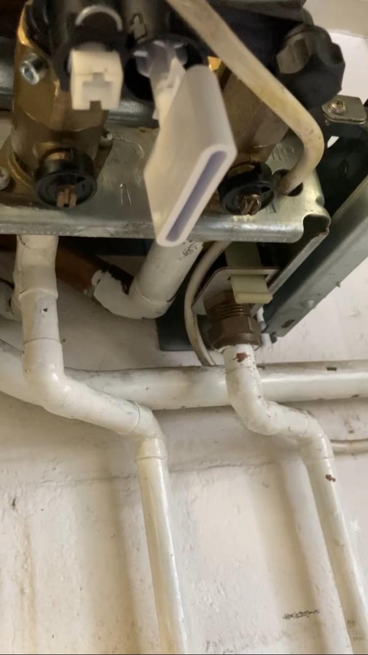 Replacement Worcester Bosch filling-loop assembly with a new filling key fitted